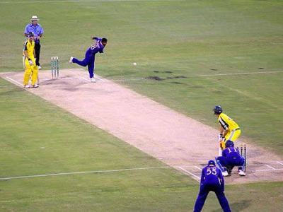 FAMOUS  CRICKET PLAYERS